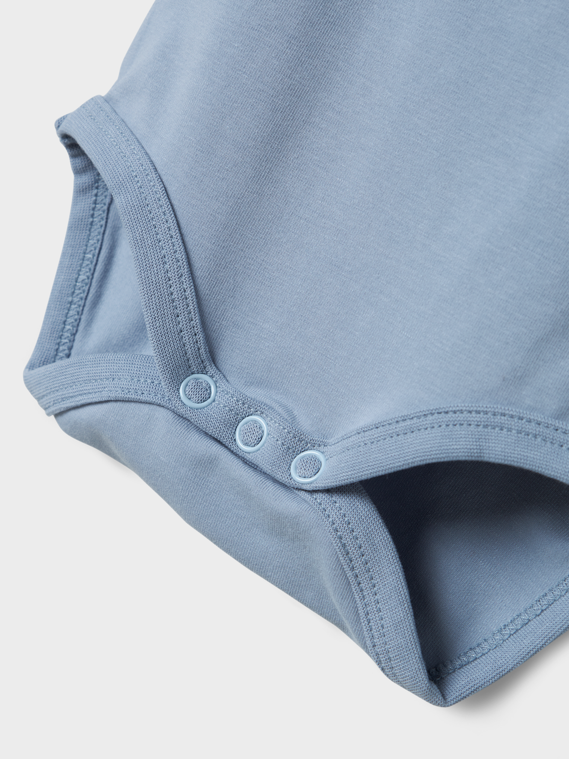 model_shot-front_full